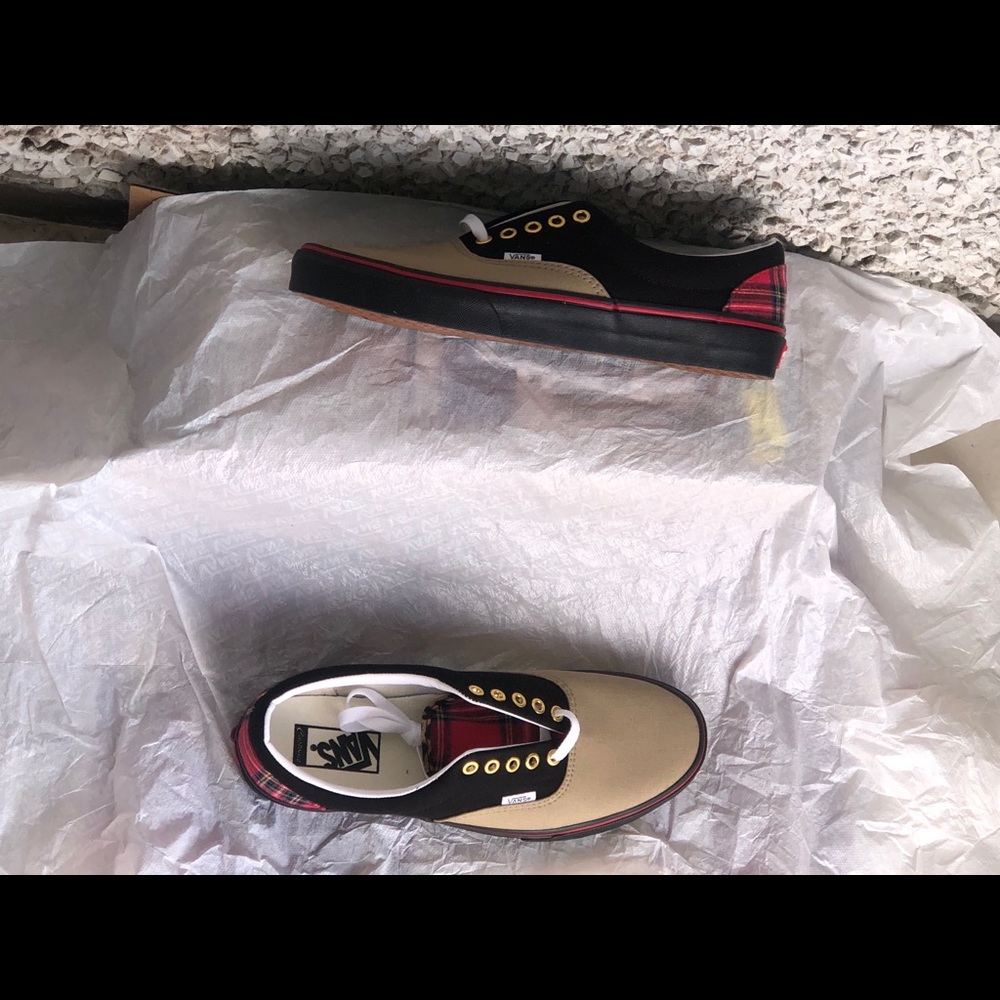 Vans - Picture 4 of 8